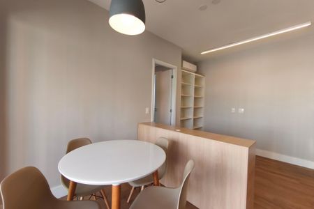 Sala de apartamento à venda com 1 quarto, 43m² em Cambuí, Campinas