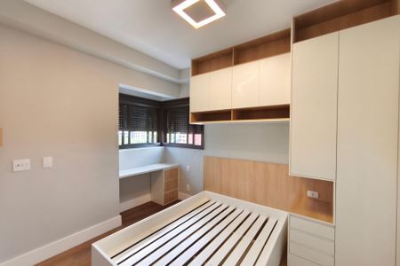 Quarto de apartamento à venda com 1 quarto, 43m² em Cambuí, Campinas