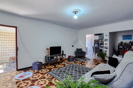 Casa para alugar com 136m², 3 quartos e 4 vagas Casa para alugar com 136m², 3 quartos e 4 vagasSala