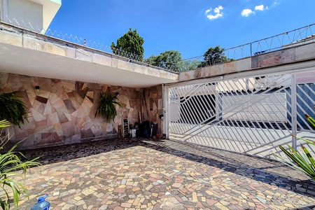 Casa para alugar com 136m², 3 quartos e 4 vagas Casa para alugar com 136m², 3 quartos e 4 vagasGaragem