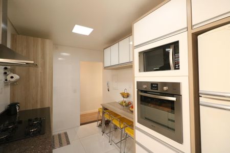 Apartamento à venda com 90m², 3 quartos e 1 vaga Apartamento à venda com 90m², 3 quartos e 1 vagaBanheiro