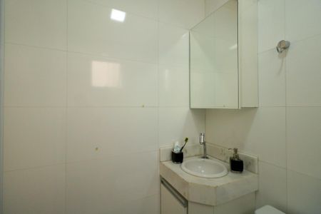 Apartamento à venda com 90m², 3 quartos e 1 vaga Apartamento à venda com 90m², 3 quartos e 1 vagaBanheiro da Área de Serviço