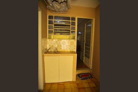 Casa à venda com 96m², 2 quartos e 1 vagaÁrea de Serviço