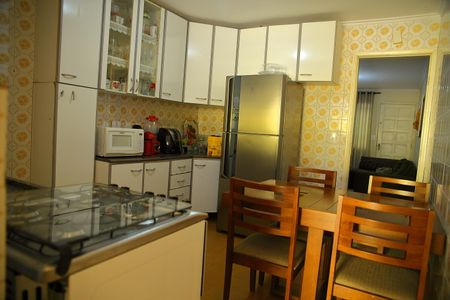 Casa à venda com 96m², 2 quartos e 1 vagaCozinha 