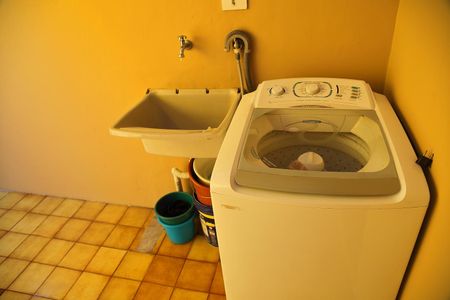 Casa à venda com 96m², 2 quartos e 1 vagaÁrea de Serviço