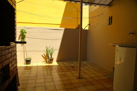 Casa à venda com 96m², 2 quartos e 1 vagaQuintal /Área de serviço 