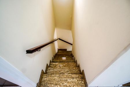 Casa para alugar com 110m², 2 quartos e 3 vagasEscada