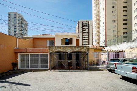 Casa para alugar com 110m², 2 quartos e 3 vagasFachada