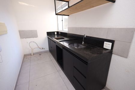 Cozinha de apartamento para alugar com 2 quartos, 42m² em Vila Cerrado 2, Goiânia