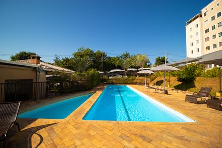 Apartamento à venda com 200m², 2 quartos e 1 vaga Apartamento à venda com 200m², 2 quartos e 1 vagaÁrea comum - Piscina