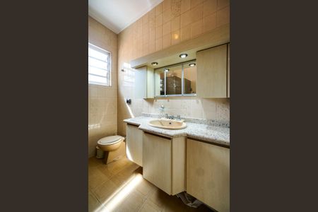 Casa para alugar com 400m², 3 quartos e 7 vagas Casa para alugar com 400m², 3 quartos e 7 vagasBanheiro social