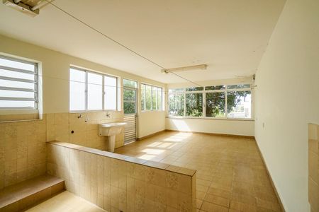 Casa para alugar com 400m², 3 quartos e 7 vagas Casa para alugar com 400m², 3 quartos e 7 vagasÁrea de serviço