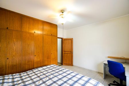 Casa para alugar com 400m², 3 quartos e 7 vagas Casa para alugar com 400m², 3 quartos e 7 vagasQuarto 01