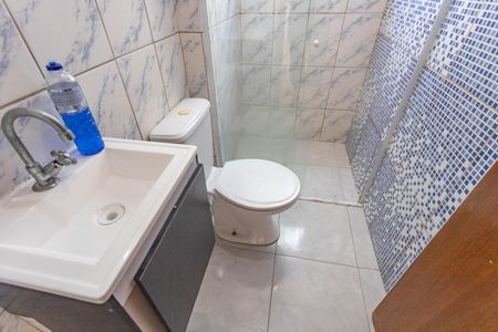 Apartamento à venda com 71m², 2 quartos e 1 vaga Apartamento à venda com 71m², 2 quartos e 1 vagaBanheiro