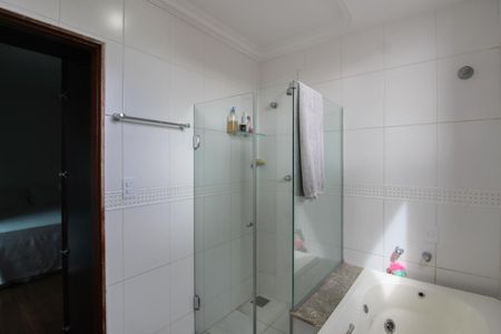 Apartamento à venda com 219m², 4 quartos e 2 vagas Apartamento à venda com 219m², 4 quartos e 2 vagasBanheiro da Suíte 1