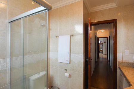 Apartamento à venda com 219m², 4 quartos e 2 vagas Apartamento à venda com 219m², 4 quartos e 2 vagasBanheiro Social