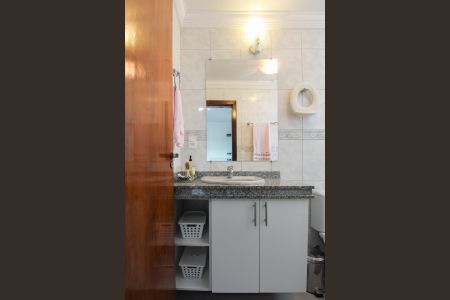 Apartamento à venda com 219m², 4 quartos e 2 vagas Apartamento à venda com 219m², 4 quartos e 2 vagasBanheiro da Suíte 2