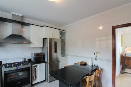 Apartamento à venda com 219m², 4 quartos e 2 vagas Apartamento à venda com 219m², 4 quartos e 2 vagasCozinha