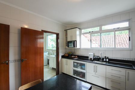 Apartamento à venda com 219m², 4 quartos e 2 vagas Apartamento à venda com 219m², 4 quartos e 2 vagasCozinha