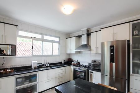 Apartamento à venda com 219m², 4 quartos e 2 vagas Apartamento à venda com 219m², 4 quartos e 2 vagasCozinha