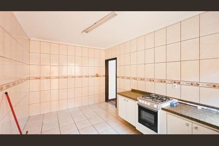 Casa para alugar com 194m², 3 quartos e 2 vagasCozinha