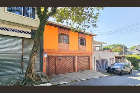Casa para alugar com 194m², 3 quartos e 2 vagasFachada