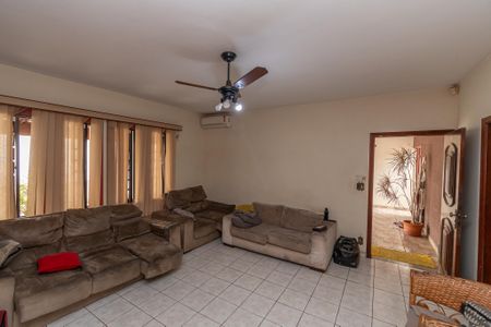 Sala de Estar de casa para alugar com 2 quartos, 120m² em Vila Carlota, Sumaré
