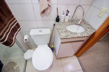 Apartamento à venda com 48m², 2 quartos e 1 vaga Apartamento à venda com 48m², 2 quartos e 1 vagaBanheiro Social