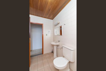 Casa à venda com 250m², 2 quartos e 2 vagasBanheiro 1