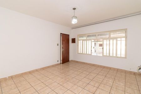 Casa à venda com 250m², 2 quartos e 2 vagasSala
