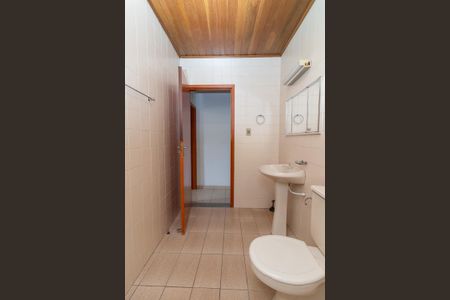 Casa à venda com 250m², 2 quartos e 2 vagasBanheiro 1