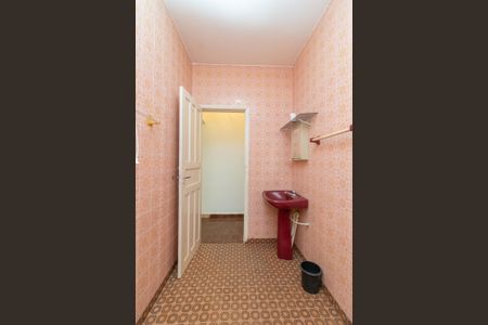 Casa à venda com 250m², 2 quartos e 2 vagasBanheiro 2