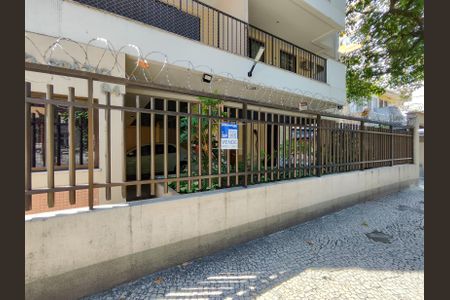 Apartamento à venda com 100m², 3 quartos e 1 vagaFachada e portaria