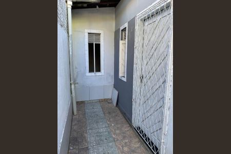 Área externa de casa para alugar com 2 quartos, 68m² em Vila Nova, Mesquita