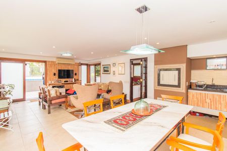 Apartamento à venda com 3 quartos, 233m² em Mont’Serrat, Porto Alegre