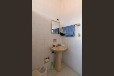 Casa à venda com 300m², 3 quartos e 2 vagasBanheiro