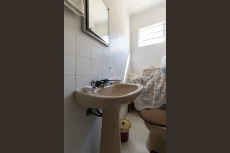 Casa à venda com 300m², 3 quartos e 2 vagasBanheiro