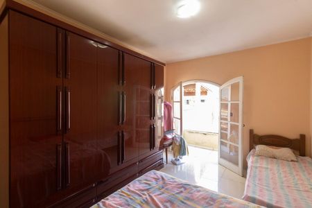 Casa à venda com 300m², 3 quartos e 2 vagasSuíte