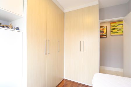 Apartamento à venda com 105m², 3 quartos e 2 vagasQuarto 2