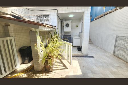 Casa para alugar com 211m², 3 quartos e 1 vagaQuintal