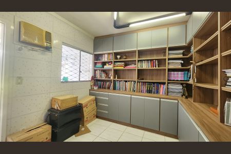 Casa para alugar com 211m², 3 quartos e 1 vagaEscritório