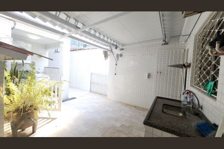 Casa para alugar com 211m², 3 quartos e 1 vagaQuintal