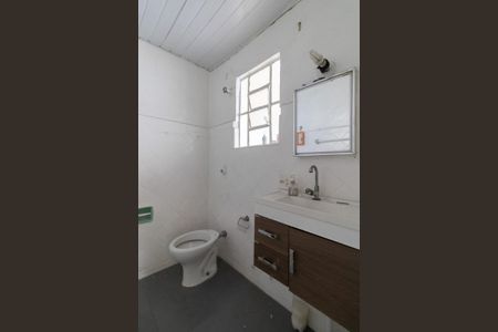 Banheiro de casa para alugar com 1 quarto, 50m² em Vila Araguaia, São Paulo