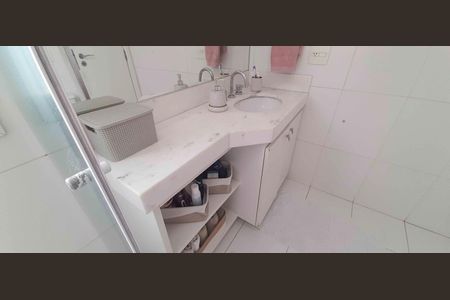 Apartamento à venda com 113m², 3 quartos e 2 vagasBanheiro da Suíte