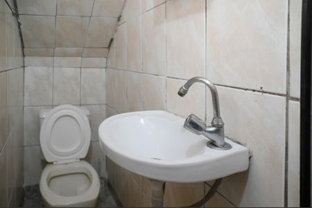Banheiro de casa para alugar com 1 quarto, 40m² em Vila Santa Teresa (zona Sul), São Paulo
