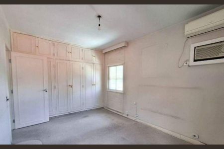 Casa à venda com 4 quartos, 430m² em Bela Aliança, São Paulo