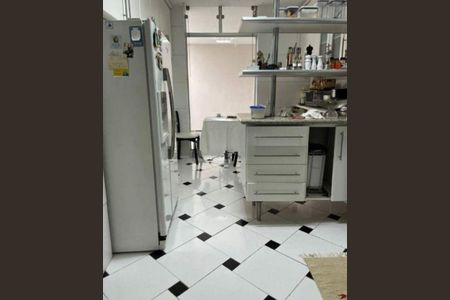 Casa à venda com 4 quartos, 430m² em Bela Aliança, São Paulo