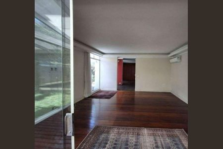 Casa à venda com 4 quartos, 430m² em Bela Aliança, São Paulo