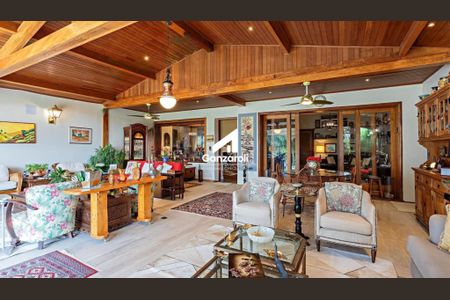 Casa à venda com 4 quartos, 420m² em Pacaembu, São Paulo