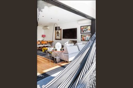 Casa à venda com 3 quartos, 230m² em Santo Amaro, São Paulo